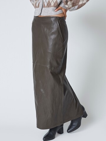 Jupe 'Gitt' co'couture en marron : devant