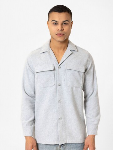 Coupe regular Chemise Williot en gris : devant