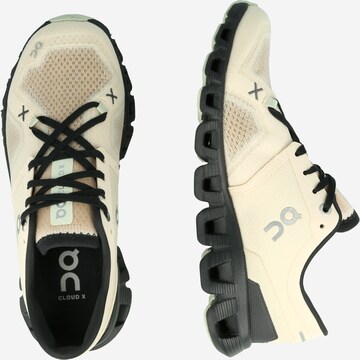 On Sneaker low 'CloudX3' i beige