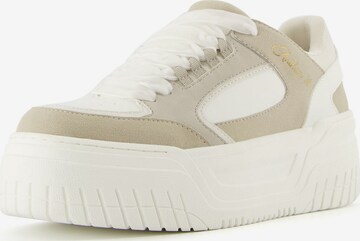 Bershka Sneaker in Beige