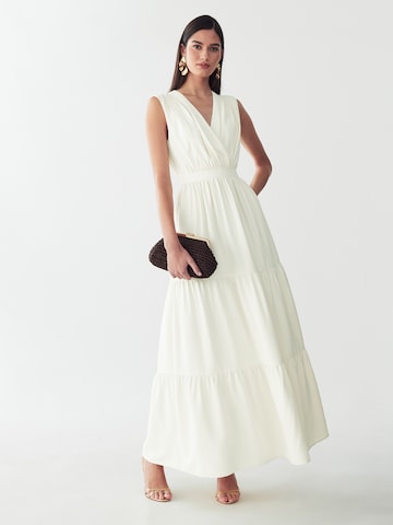 St MRLO Dress in White: front