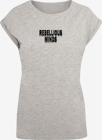 Merchcode T-Shirt 'Rebellious Minds' in Grau: predná strana