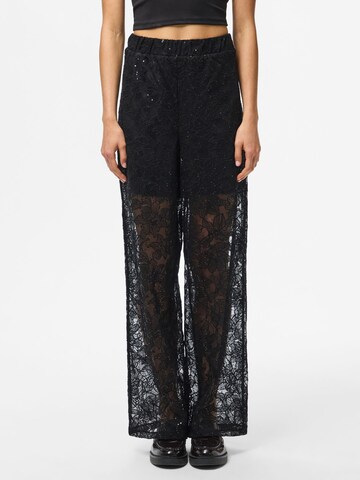 regular Pantaloni 'PCLOUISE' di PIECES in nero: frontale