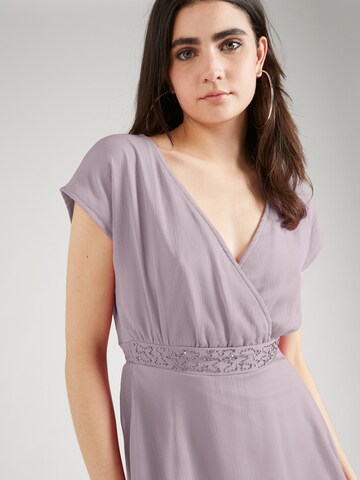 Robe 'Ashley' ABOUT YOU en violet