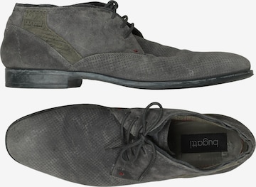 bugatti Halbschuh 43 in Grau: Vorderseite