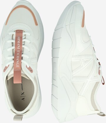 Baskets basses ARMANI EXCHANGE en blanc