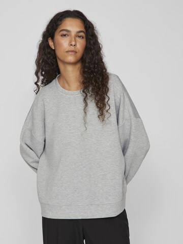 VILA Sweatshirt in Grey