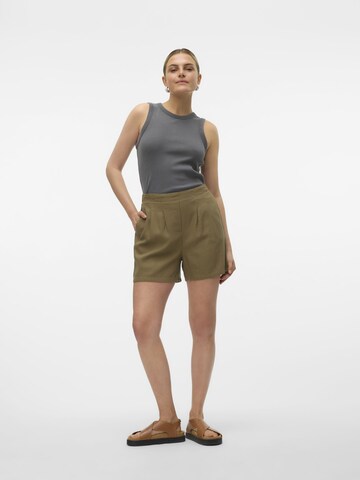 VERO MODA Regular Bandplooibroek 'JESMILO' in Groen: voorkant