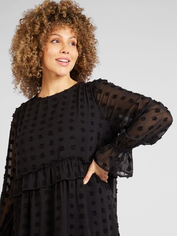 Robe 'SYMMA' PIECES Curve en noir