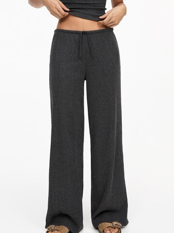 Wide leg Pantaloni di Pull&Bear in grigio: frontale
