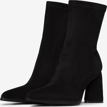 CESARE GASPARI Ankle Boots in Black