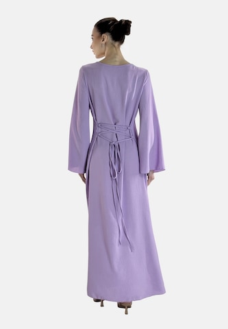 Elara Kleid in Lila