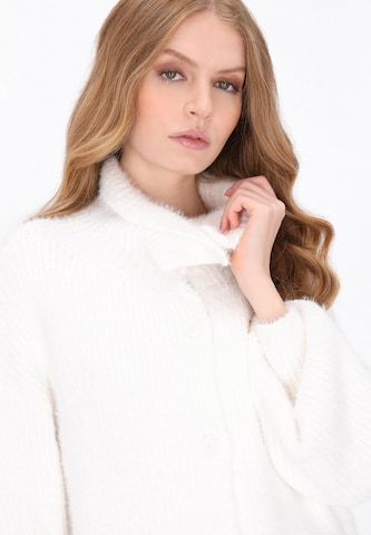 balta DreiMaster Vintage Laisvas kardiganas