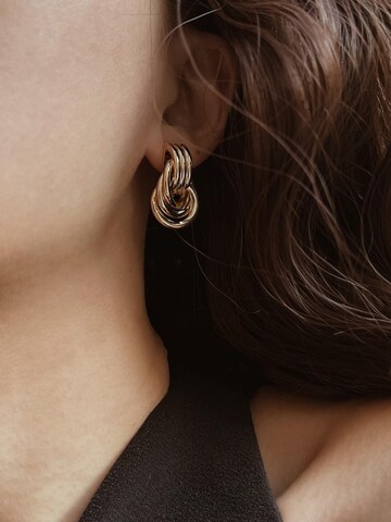 Kamakula Earrings 'Love Knot' in Gold