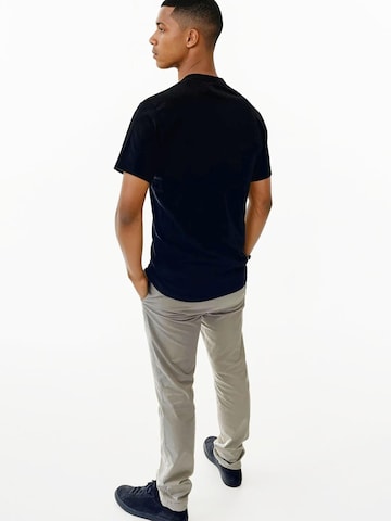 A Question Of (AQO) Bluser & t-shirts 'Anders Tee Garment Dyed' i sort