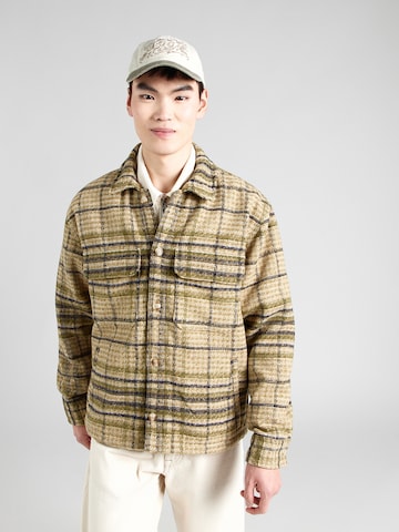 Coupe regular Chemise Abercrombie & Fitch en beige : devant