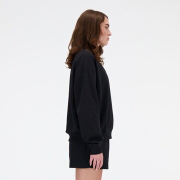 new balance Sweatshirt 'Essentials' in Zwart