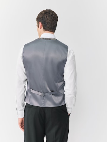 Next Vesta k obleku – šedá