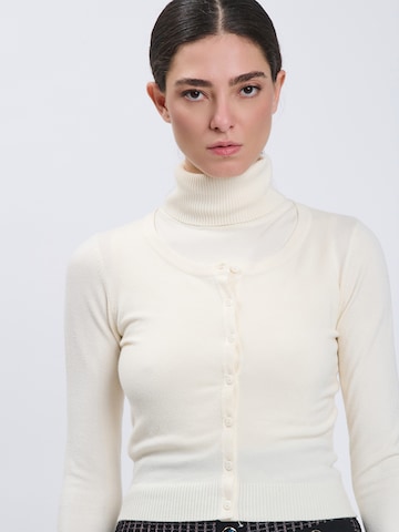 Influencer Knit Cardigan in Beige