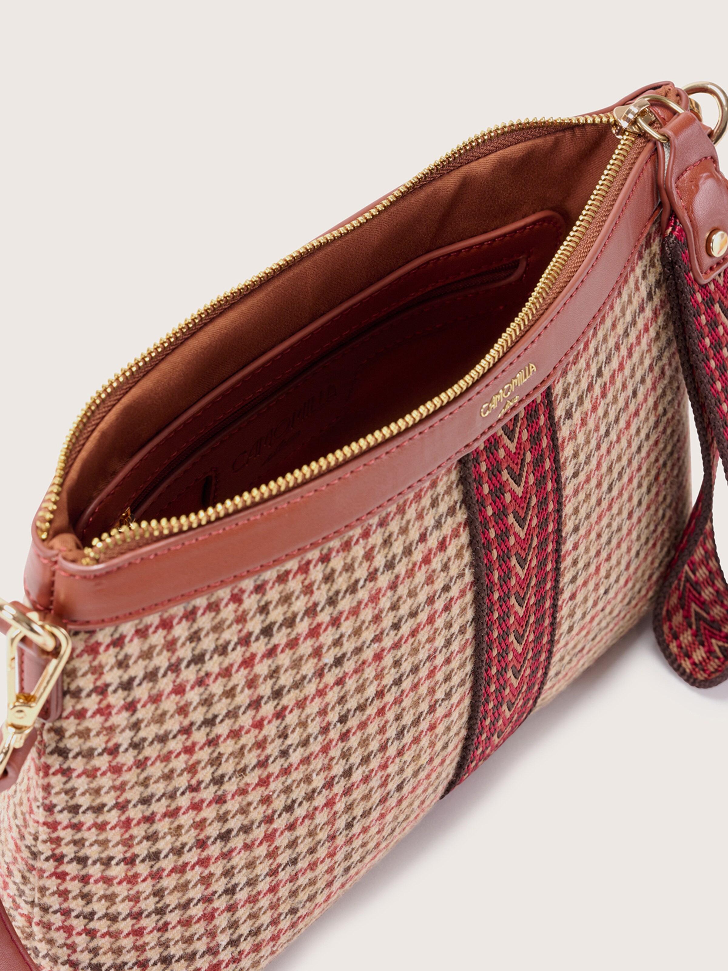 Camomilla Italia Handbag in Beige