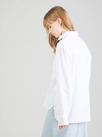 Nasty Gal - Blusa em branco