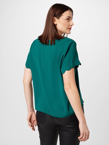 ABOUT YOU Curvy Shirt 'Fotini' in Groen