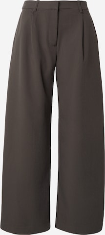WEEKDAY Pleat-front trousers 'Dara' in Grey: front