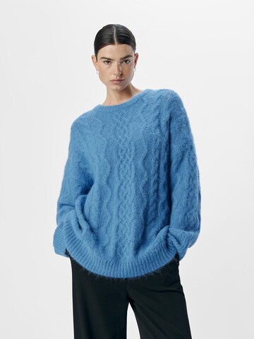 OBJECT Oversized sweater in Blue: front