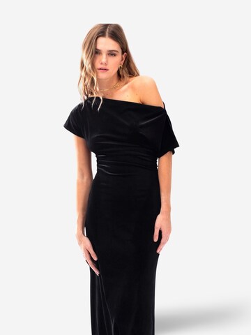 THE-ARE - Vestido em preto