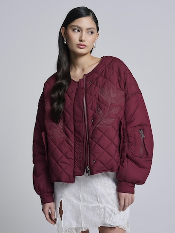 AEMMI Between-Season Jacket in Red