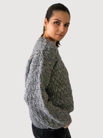 Pull-over 'Simona' WEARABLE STORIES en gris