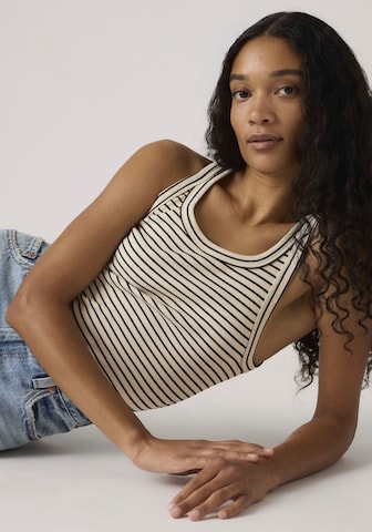 LEVI'S ® Top in White
