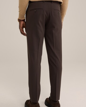 WE Fashion - Slimfit Calças em castanho