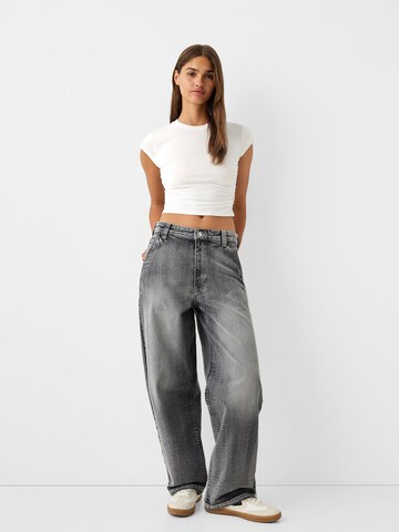 Wide leg Jeans di Bershka in grigio