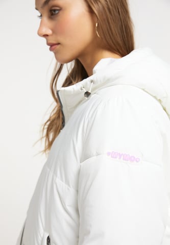 MYMO Between-Season Jacket in White