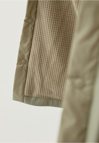 Born Living Yoga Between-season jacket 'Havel' in Green