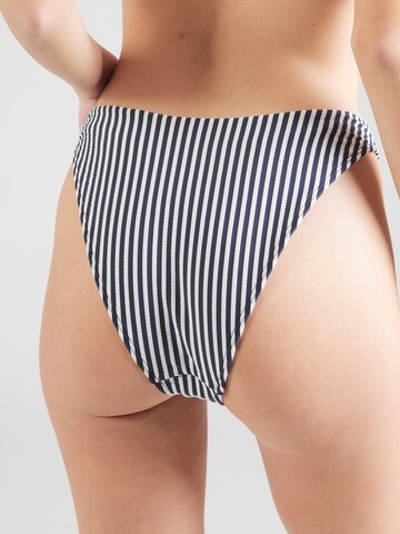 Abercrombie & Fitch Spodní díl plavek – modrá