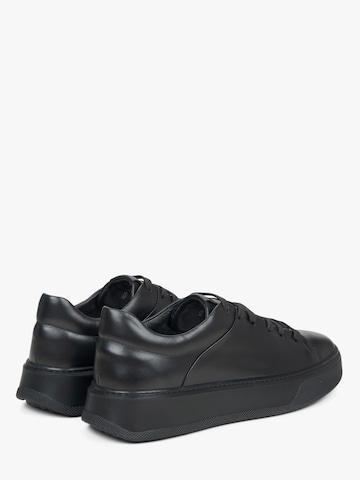 Estro Sneakers '09-2932' in Black