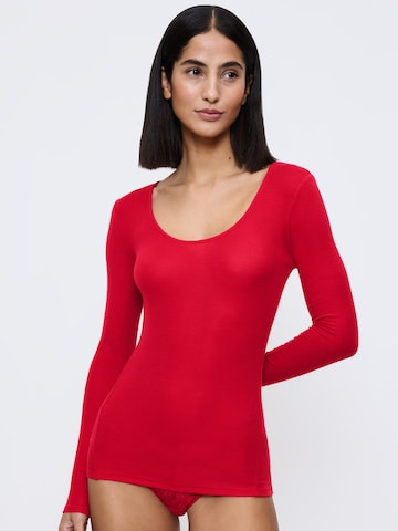 TRIUMPH Shirt ' Beauty Layers Top Scoop Neck ' in Rood: voorkant