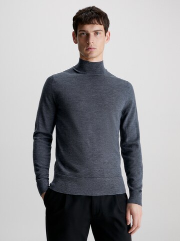 Pull-over Calvin Klein en gris : devant