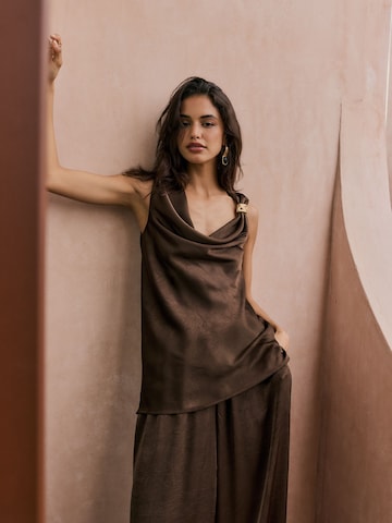 Friends Like These Топ в Коричневый