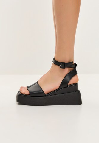 CESARE GASPARI Sandals in Black
