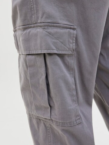 JACK & JONES Конический (Tapered) Брюки-карго 'JPSTKANE JONNIE' в Серый