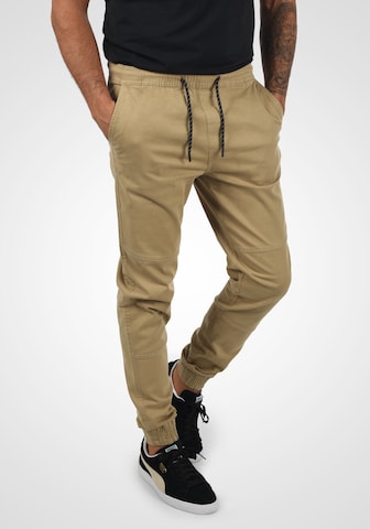 !Solid Regular Chino 'Henako' in Beige: voorkant