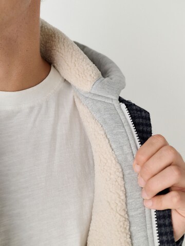 Next Φθινοπωρινό και ανοιξιάτικο μπουφάν 'Borg' σε μπλε