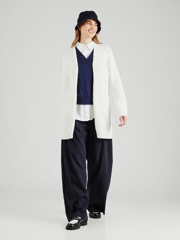 Cardigan 'JALDAA' ARMEDANGELS en blanc