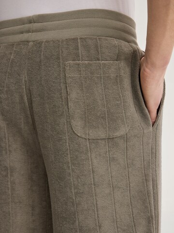 JOOP! Jeans Regular Trousers 'Wana' in Green