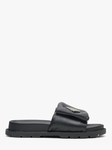 Estro Sandal '25338-10' in Black: front