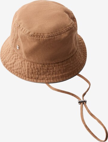 Bershka Hat in Brown: front