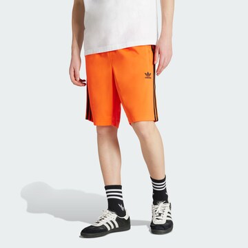 Regular Pantalon ADIDAS ORIGINALS en orange : devant